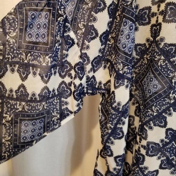 Sans Souci blue and white paisley button down shirt size large - Picture 3 of 6